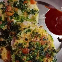 A picture of Rava uttapam.