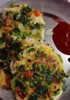 A picture of Rava uttapam.