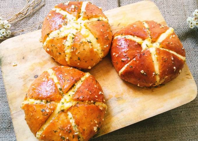 Korean garlic cheese bread (without cream cheese)