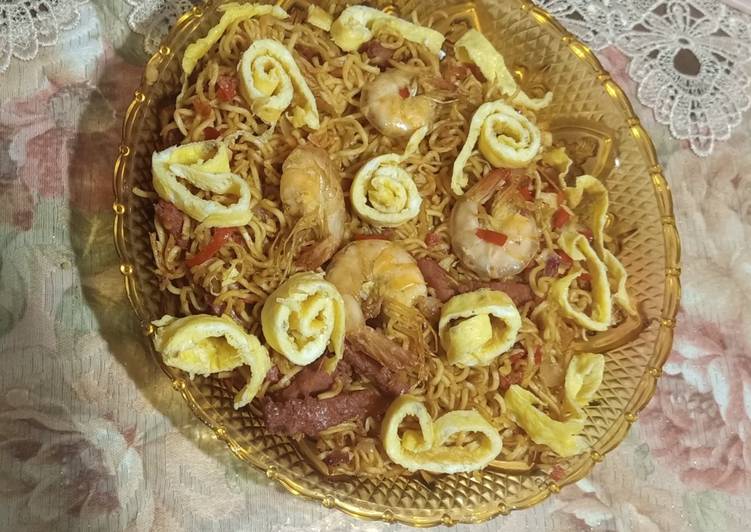 Bagaimana Menyiapkan Mie Goreng Telur (tanpa royco) yang Enak