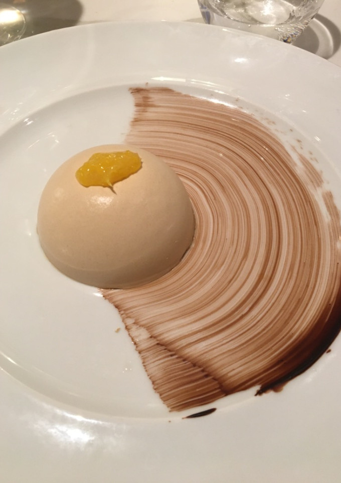 Una foto de Bomba de helado  cremoso  de café con Thermomix y chocolate negro 😱
