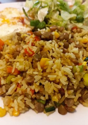Una foto de Guarnición de arroz y lentejas