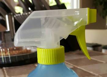 How to Recipe Perfect DIY Non toxic antibacterial yoga mat cleaner