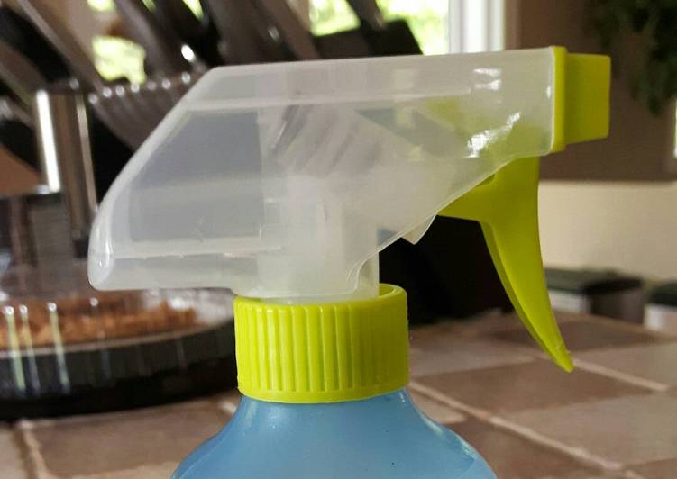 Simple Way to Prepare Speedy DIY Non toxic antibacterial yoga mat cleaner
