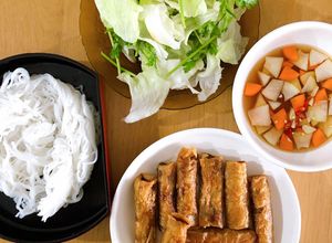 Hình của món Bún nem rán - random.