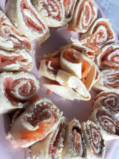 Una foto de Aperitivo rollitos de salmón