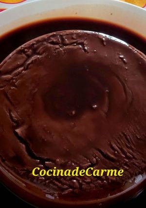 Una foto de Cuajada de chocolate con bebida de vainilla