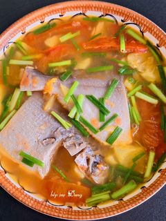 Hình của món Cá chim trắng nấu thơm cà.