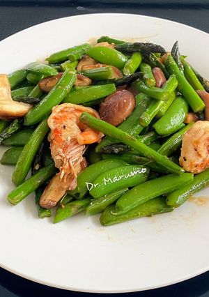 A picture of Stir Fried Asparagus, Snap Peas and Shiitake with Prawns.