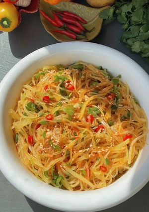 A picture of Spicy and Sour Chinese Potato Salad.