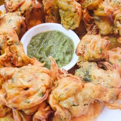 A picture of Crispy Piyaz Pakoray.