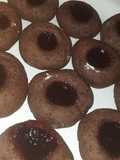 Ojitos de cacao y mermelada de cereza