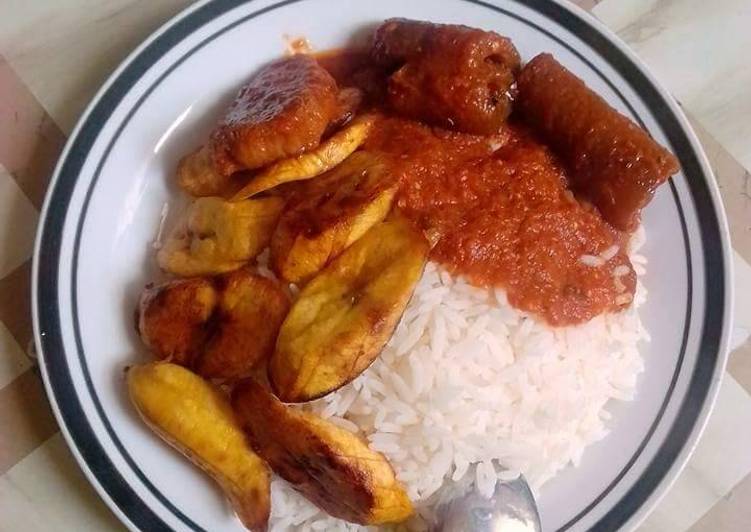 Simple Way to Make Favorite Boiled rice with fried plantain and pomo