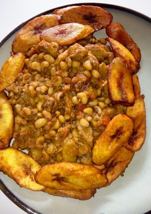 A picture of Beans and fried plantain.