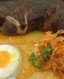 Asado de paleta y rosbeef con hueso, placer criollo en crisis