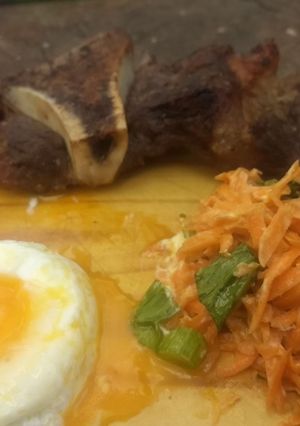 Una foto de Asado de paleta y rosbeef con hueso, placer criollo en crisis