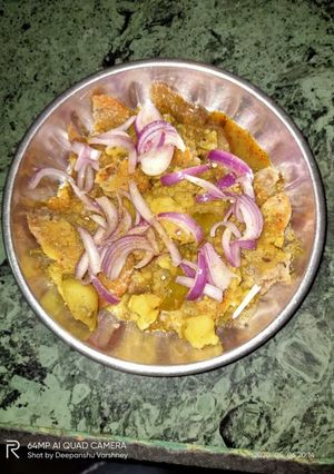 A picture of Khasta with aloo sabji.