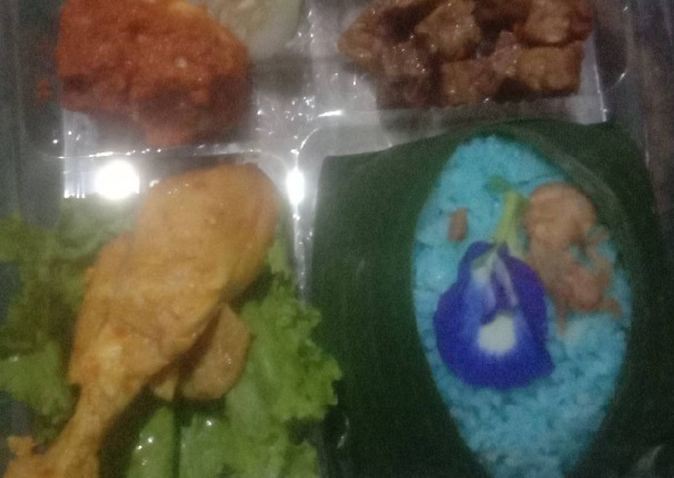 Nasi gurih bunga telang/Nasi biru