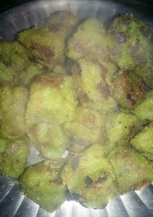 मटर के बिना तेल के पकोड़े (Matar ke bina tel ke pakore recipe in hindi) रेसिपी मुख्य फोटो