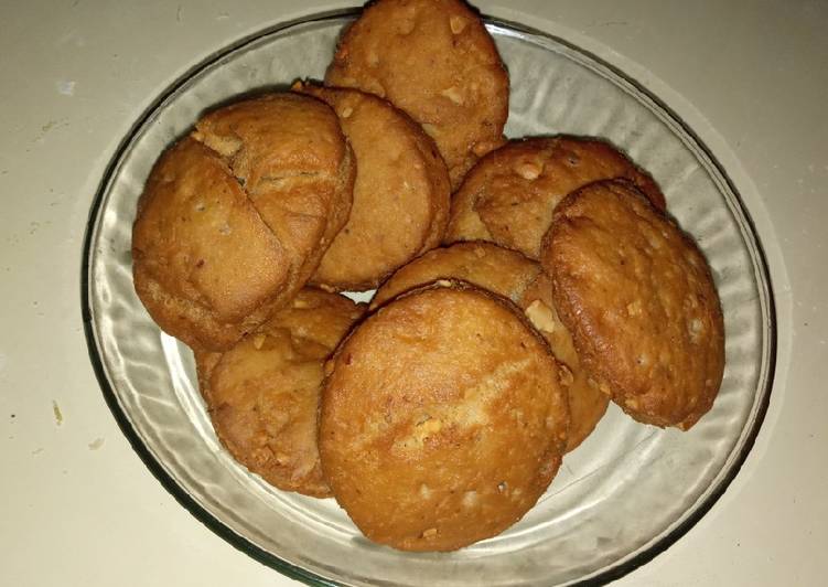 Crunchy Roasted Groundnuts Mandazi