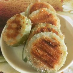 Bottle Gourd (Lauki) stuffed with chicken A picture of Bottle Gourd (Lauki) stuffed with chicken.