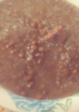 Una foto de Lentejas con longaniza