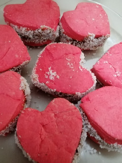 Una foto de Alfajores Corazóncitos 🥰 (sin manteca)