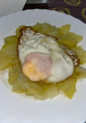 Una foto de Patatas a lo pobre en el micro