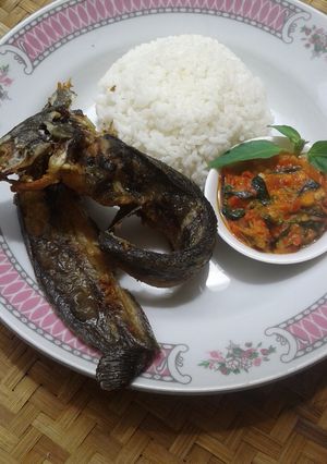 Foto resep Pecel Lele Sambal Sari Laut Kemangi