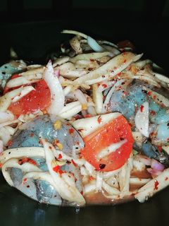 รูปของ 2019 31.ยำมะม่วงกุ้งสดไข่แดงเค็ม
