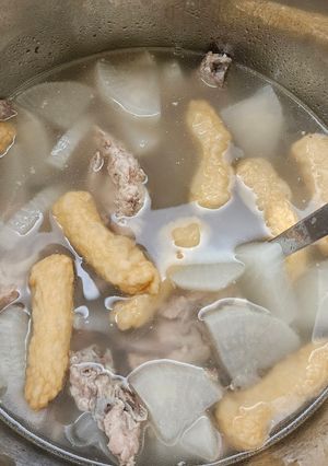 甜不辣蘿蔔排骨湯 的食譜成品照片