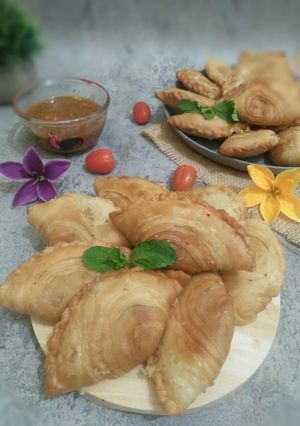 Foto resep Resep Dan Cara Membuat Curry Puff Pusing