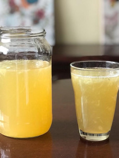A picture of Lemonade.
