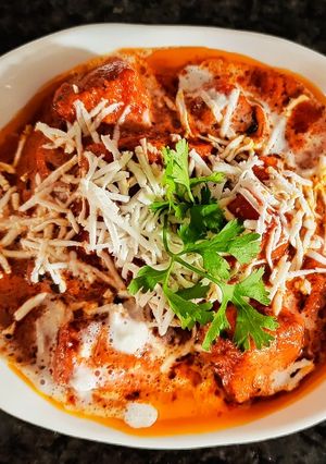 शाही पनीर (shahi paneer recipe in marathi) रेसिपी चे मुख्य फोटो 