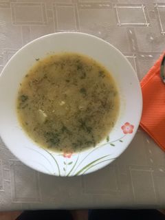 Una foto de Sopa de patata, jamón y eneldo