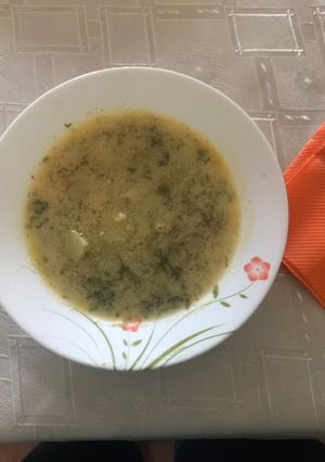 Una foto de Sopa de patata, jamón y eneldo