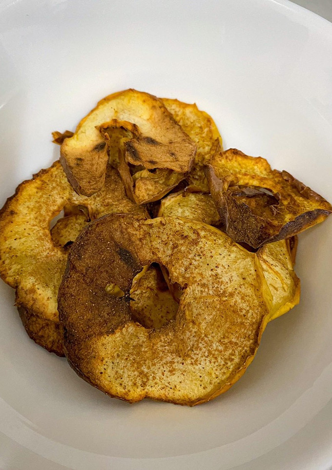 Una foto de Chips de manzana airfryer