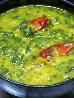 பருப்பு கீரை கூட்டு (Paruppu keerai kootu recipe in tamil) செய்முறை முக்கிய புகைப்படம்