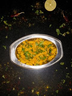 વઘારેલી ખીચડી (Vaghareli Khichdi Recipe In Gujarati) રેસીપી મુખ્ય ફોટો