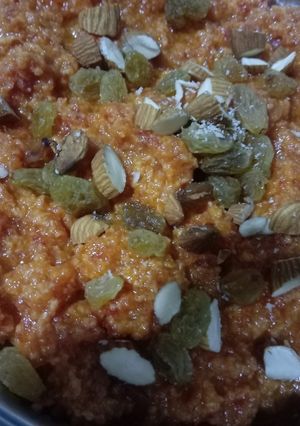 ગાજર હલવો (Gajar Halwa Recipe In Gujarati) રેસીપી મુખ્ય ફોટો