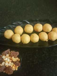 பனம்கலக்கண்டு லட்டு(panangalkandu laddu recipe in tamil) செய்முறை முக்கிய புகைப்படம்