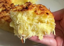 Bolo de macaxeira cremosa