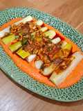 Puerros con salsa de pimientos al piquillo