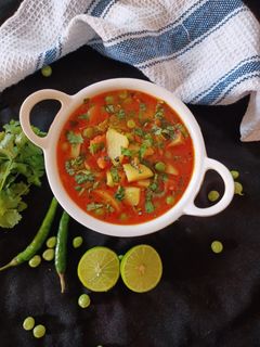 आलू मटर की सब्जी(aloo matar ki sabzi recipe in hindi) रेसिपी मुख्य फोटो