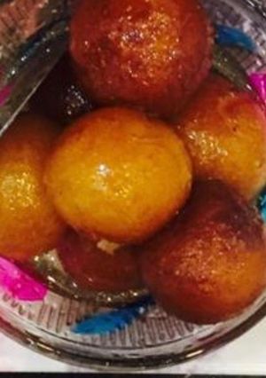 A picture of Gulab Jamun.