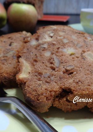 Une photo de Cake aux pommes et à la cannelle