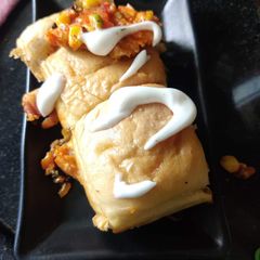 A picture of Cheese veggie bun.