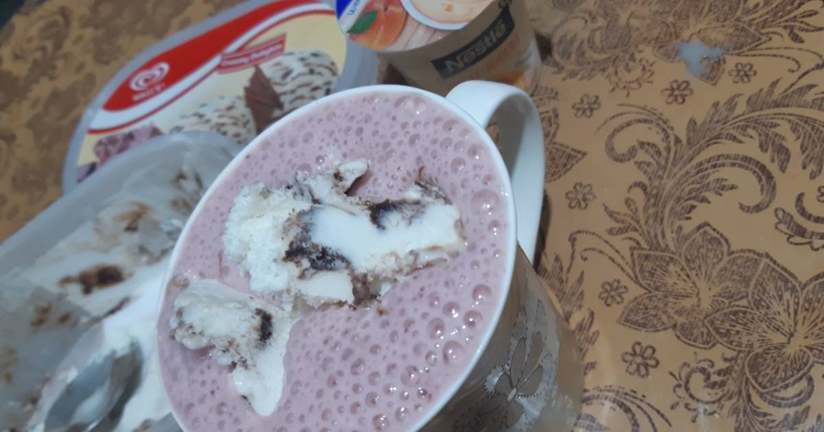 Strawberry Banana Ice Cream Shake Recipe by Mehvish Mehboob Cookpad