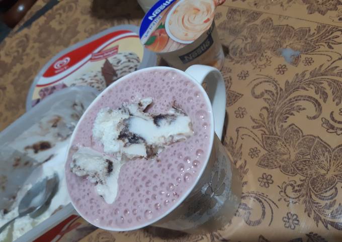 Strawberry Banana Ice Cream Shake