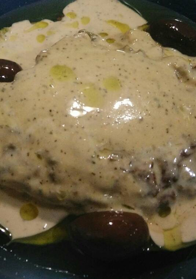 Una foto de Tortilla vegetal con salsa Rosé
